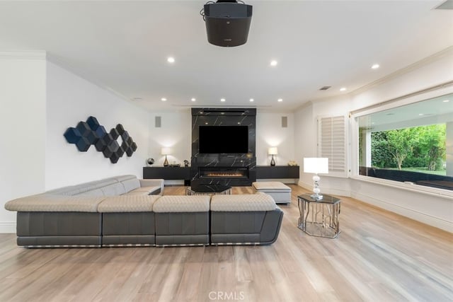 5633 Newcastle Ln, Calabasas, CA 91302 — photo 19 of 65