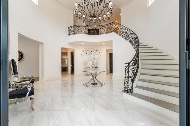 5633 Newcastle Ln, Calabasas, CA 91302 — photo 2 of 65