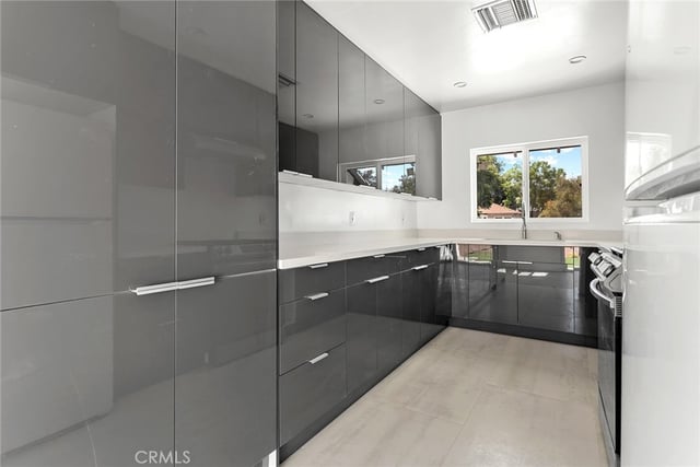 22723 Leonora Drive, Woodland Hills, CA 91367 — photo 7 of 36