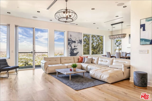 1610 Viewmont Drive, Los Angeles, CA 90069 — photo 4 of 22
