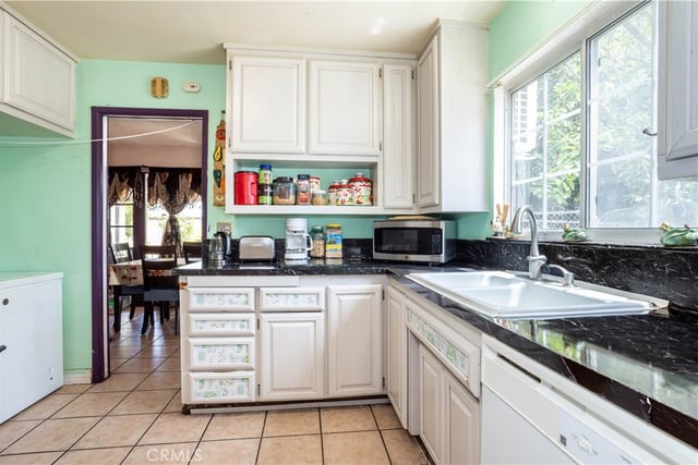 6402 Graves Avenue, Van Nuys, CA 91406 — photo 12 of 56