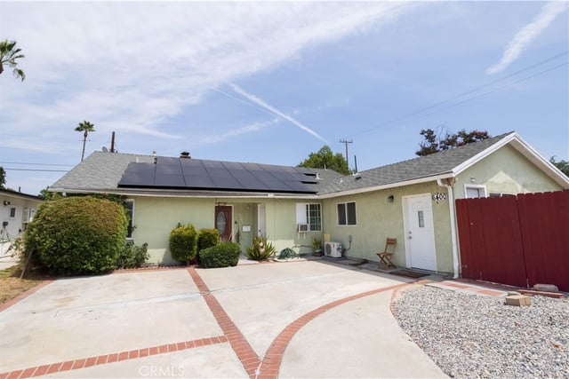 6402 Graves Avenue, Van Nuys, CA 91406 — photo 5 of 56