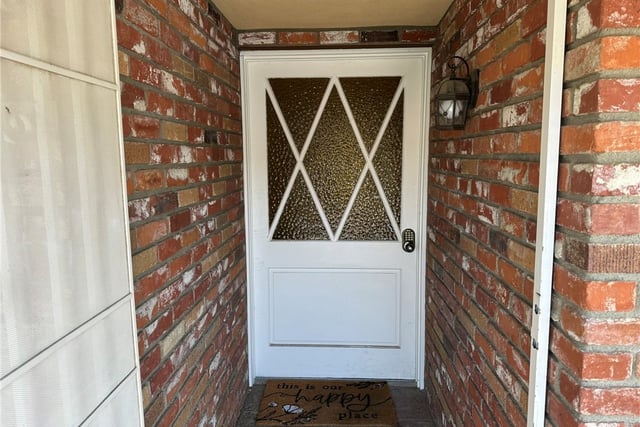 2752 Wanda Ave, Simi Valley, CA 93065 — photo 4 of 40