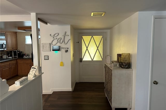 2752 Wanda Ave, Simi Valley, CA 93065 — photo 9 of 40