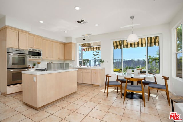 16632 Calle Jermaine, Pacific Palisades, CA 90272 — photo 10 of 37