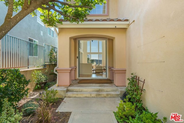 16632 Calle Jermaine, Pacific Palisades, CA 90272 — photo 2 of 37