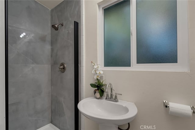 1048 Dexter Street, Los Angeles, CA 90042 — photo 20 of 52