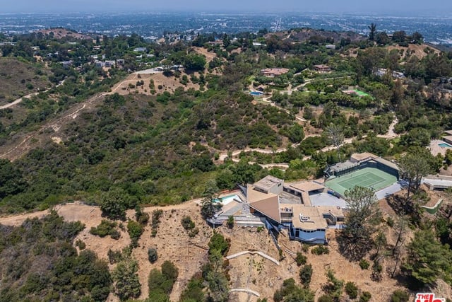 2859 Coldwater Canyon Drive, Beverly Hills, CA 90210 — photo 7 of 20