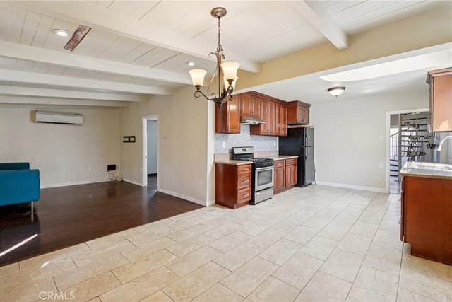 1211 E Leigh Court, Long Beach, CA 90806 — photo 3 of 43