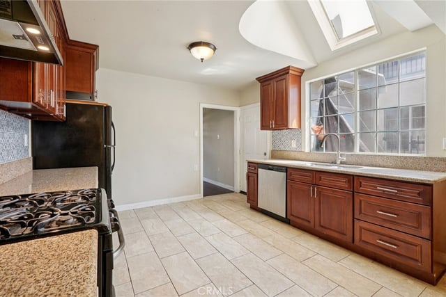 1211 E Leigh Court, Long Beach, CA 90806 — photo 6 of 43