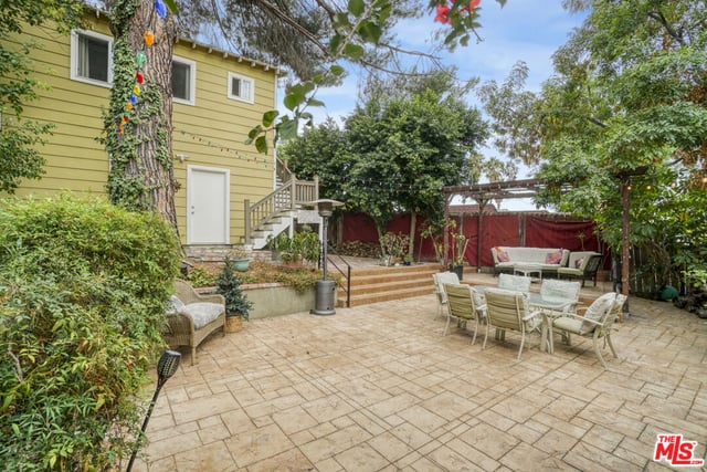 22460 Venido Road, Woodland Hills, CA 91364 — photo 17 of 27