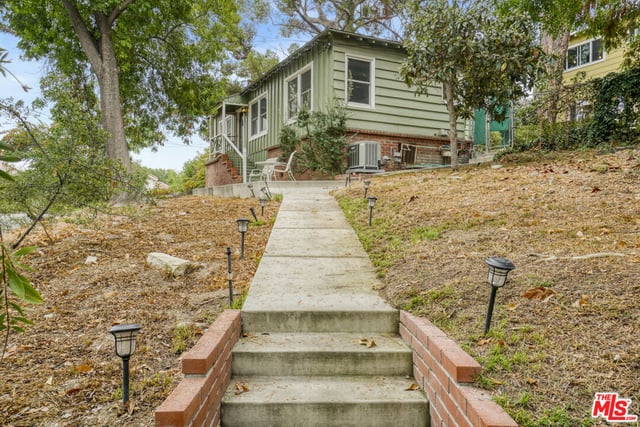 22460 Venido Road, Woodland Hills, CA 91364 — photo 22 of 27