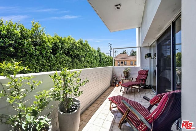 999 N Doheny Drive 106, West Hollywood, CA 90069 — photo 13 of 22