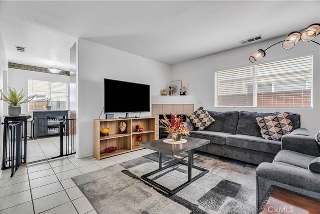 9155 Cedros Avenue 12, Panorama City, CA 91402 — photo 5 of 34