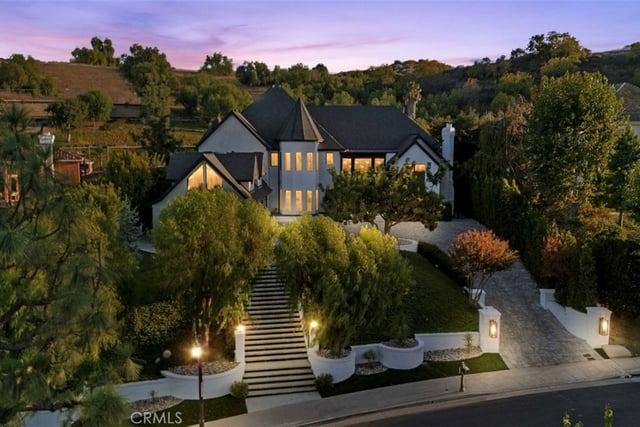 20620 Chatsboro Drive, Woodland Hills, CA 91364 — photo 4 of 75