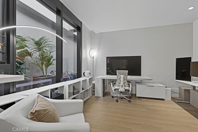 8420 W Sunset Boulevard 108, Los Angeles, CA 90069 — photo 24 of 53