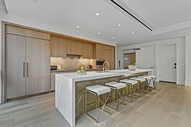 8420 W Sunset Boulevard 108, Los Angeles, CA 90069 — photo 9 of 53