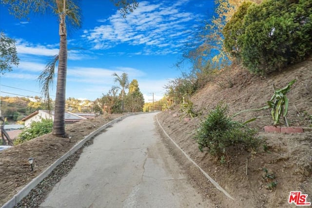 2070 Lilac Lane, Glendale, CA 91206 — photo 43 of 47