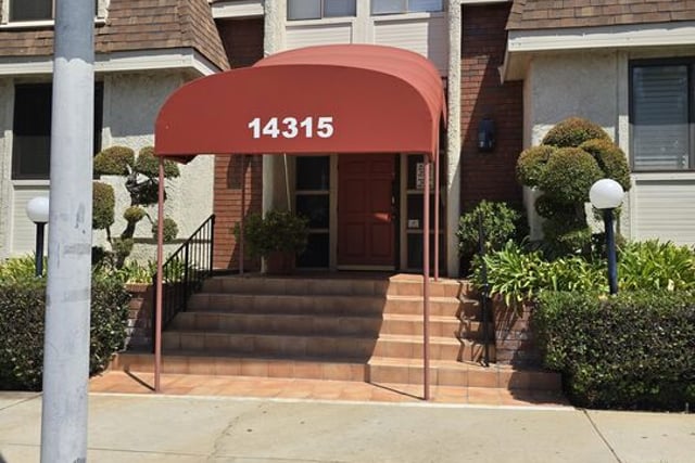 14315 Riverside Drive 105, Sherman Oaks, CA 91423 — photo 31 of 51
