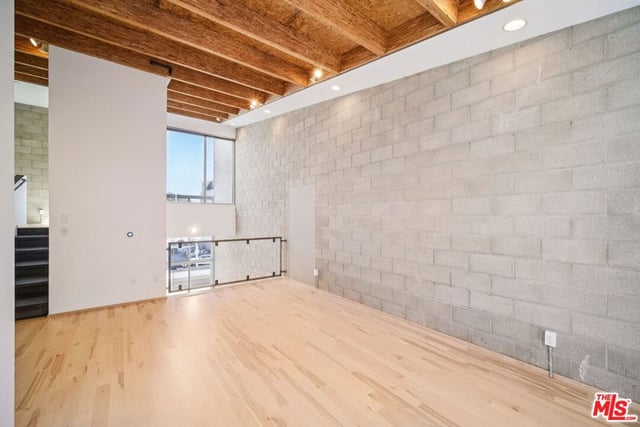 717 N Highland Avenue 13, Los Angeles, CA 90038 — photo 22 of 46