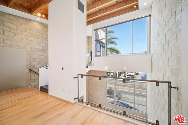 717 N Highland Avenue 13, Los Angeles, CA 90038 — photo 24 of 46