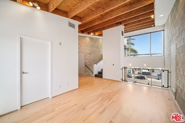 717 N Highland Avenue 13, Los Angeles, CA 90038 — photo 29 of 46