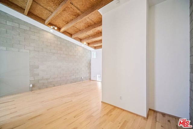 717 N Highland Avenue 13, Los Angeles, CA 90038 — photo 30 of 46