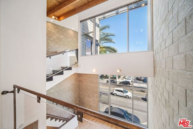 717 N Highland Avenue 13, Los Angeles, CA 90038 — photo 31 of 46