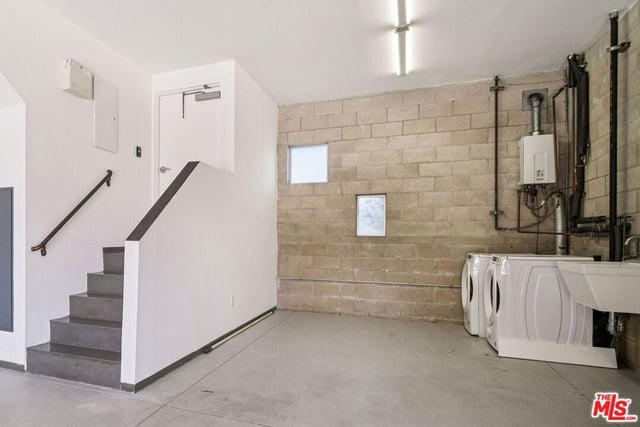 717 N Highland Avenue 13, Los Angeles, CA 90038 — photo 39 of 46
