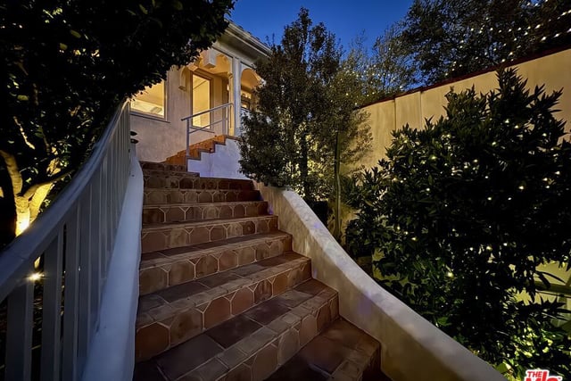 2002 Hillcrest Road, Los Angeles, CA 90068 — photo 35 of 38