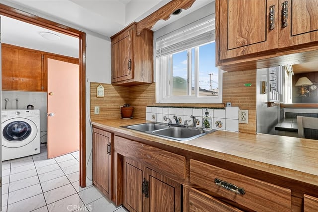 2195 Spencer Avenue, Pomona, CA 91767 — photo 12 of 40