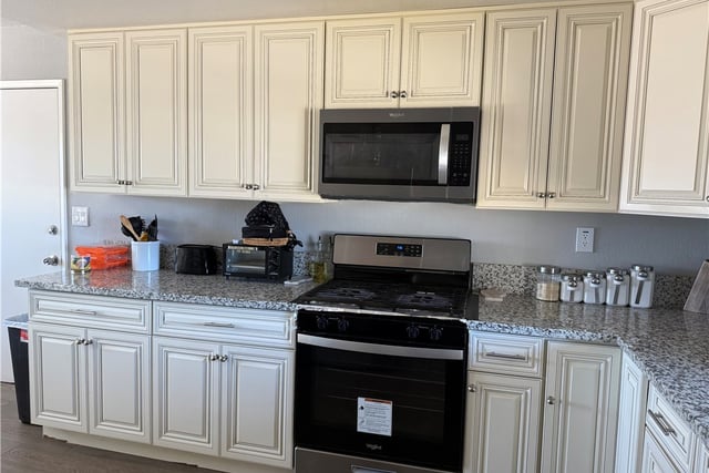 16622 Mossdale, Lancaster, CA 93535 — photo 8 of 30