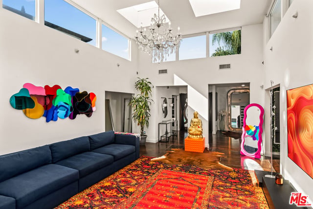 5154 Don Pio Drive, Woodland Hills, CA 91364 — photo 12 of 32
