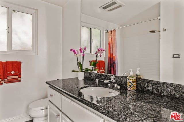 5154 Don Pio Drive, Woodland Hills, CA 91364 — photo 15 of 32