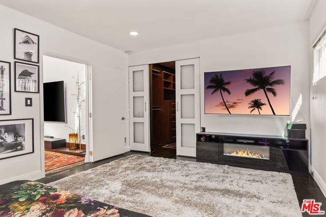 5154 Don Pio Drive, Woodland Hills, CA 91364 — photo 18 of 32