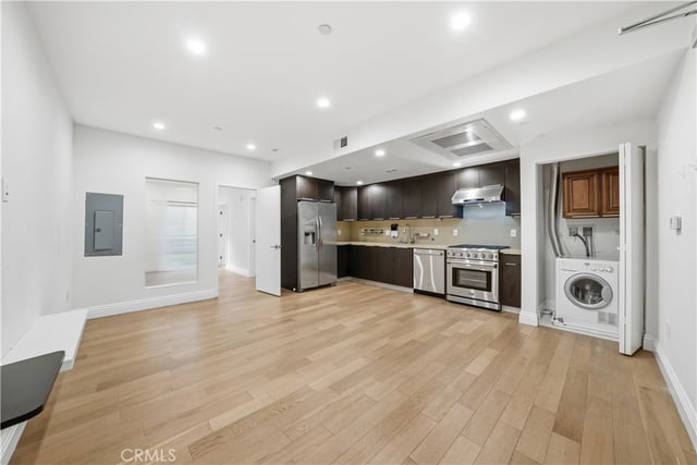 2939 Leeward Avenue 311, Los Angeles, CA 90005 — photo 13 of 27