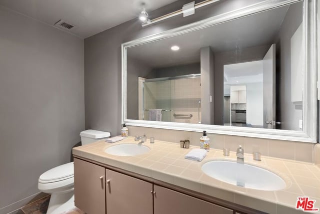 8787 Shoreham Drive 503, West Hollywood, CA 90069 — photo 17 of 26
