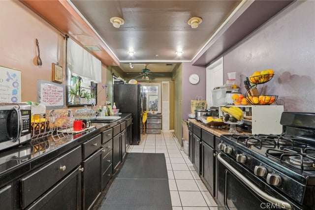 8345 Kester, Panorama City, CA 91402 — photo 18 of 45