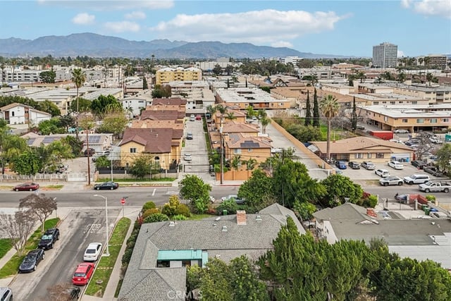 8345 Kester, Panorama City, CA 91402 — photo 32 of 45