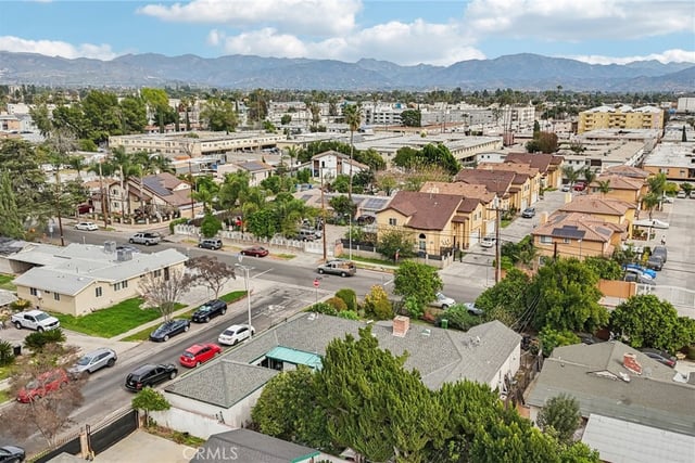 8345 Kester, Panorama City, CA 91402 — photo 33 of 45