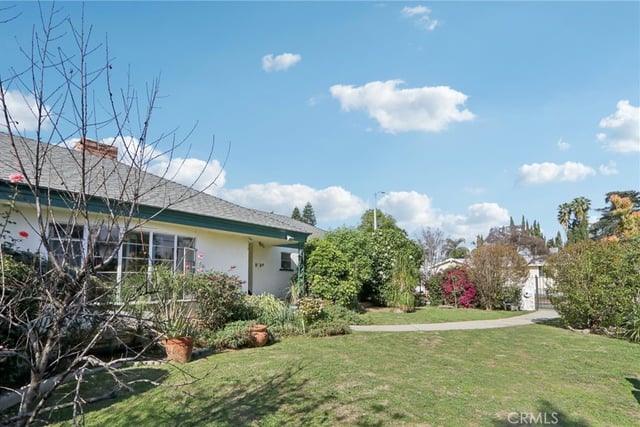 8345 Kester, Panorama City, CA 91402 — photo 4 of 45