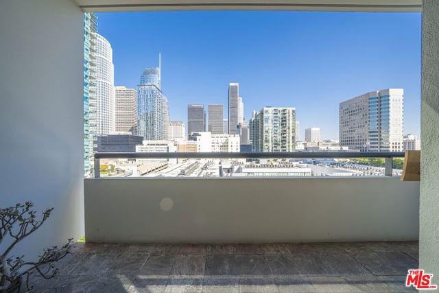 600 W 9th Street 1502, Los Angeles, CA 90015 — photo 13 of 37