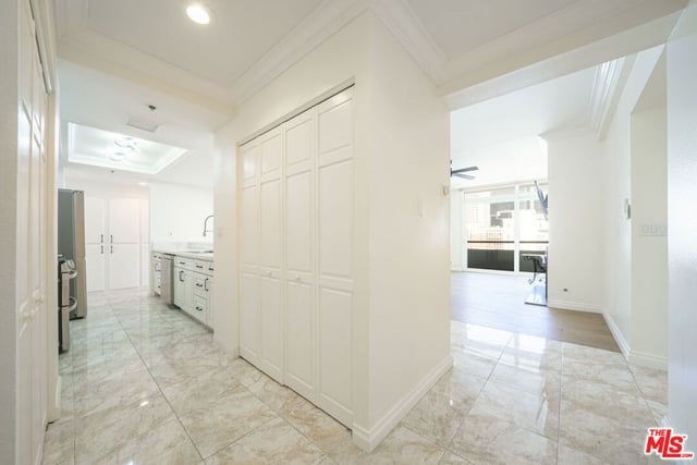 600 W 9th Street 1502, Los Angeles, CA 90015 — photo 7 of 37