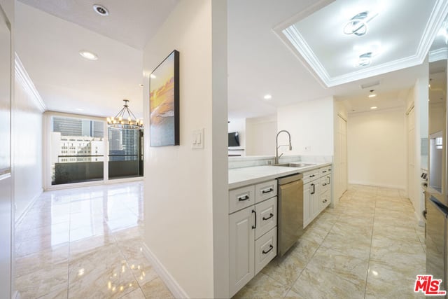 600 W 9th Street 1502, Los Angeles, CA 90015 — photo 8 of 37
