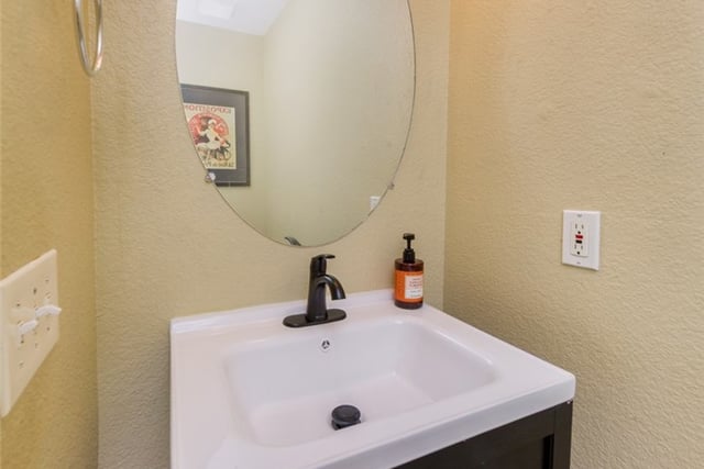 28327 Gibraltar Lane, Castaic, CA 91384 — photo 8 of 27