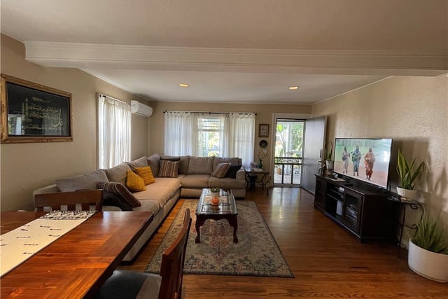 5221 Satsuma, North Hollywood, CA 91601 — photo 8 of 15