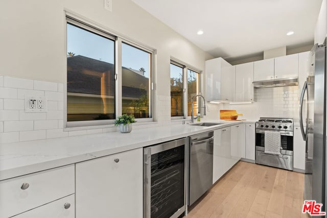 2221 Ocean Avenue 101, Santa Monica, CA 90405 — photo 11 of 26