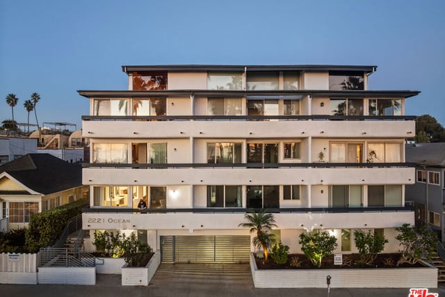 2221 Ocean Avenue 101, Santa Monica, CA 90405 — photo 2 of 26