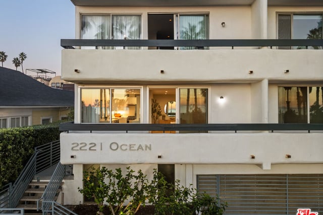 2221 Ocean Avenue 101, Santa Monica, CA 90405 — photo 20 of 26
