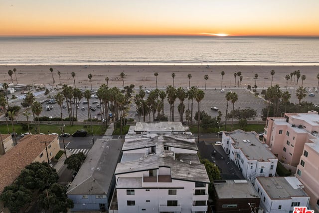 2221 Ocean Avenue 101, Santa Monica, CA 90405 — photo 22 of 26
